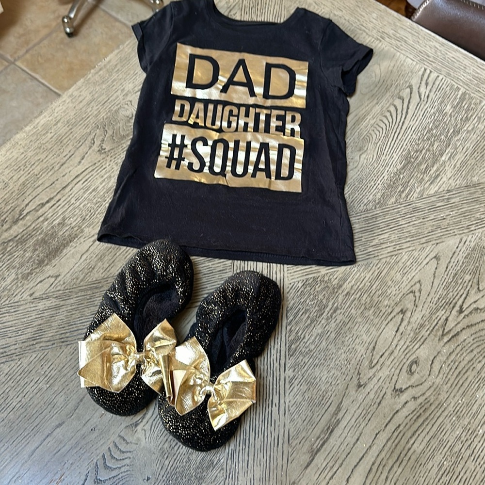 T-shirt/ slippers bundle